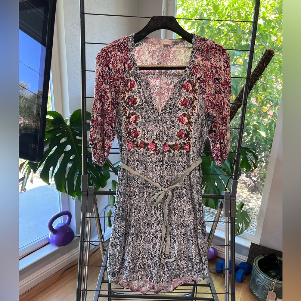 Tiny (Anthropologie Brand) Patterned Dress with Silver Fabric Belt - size Small